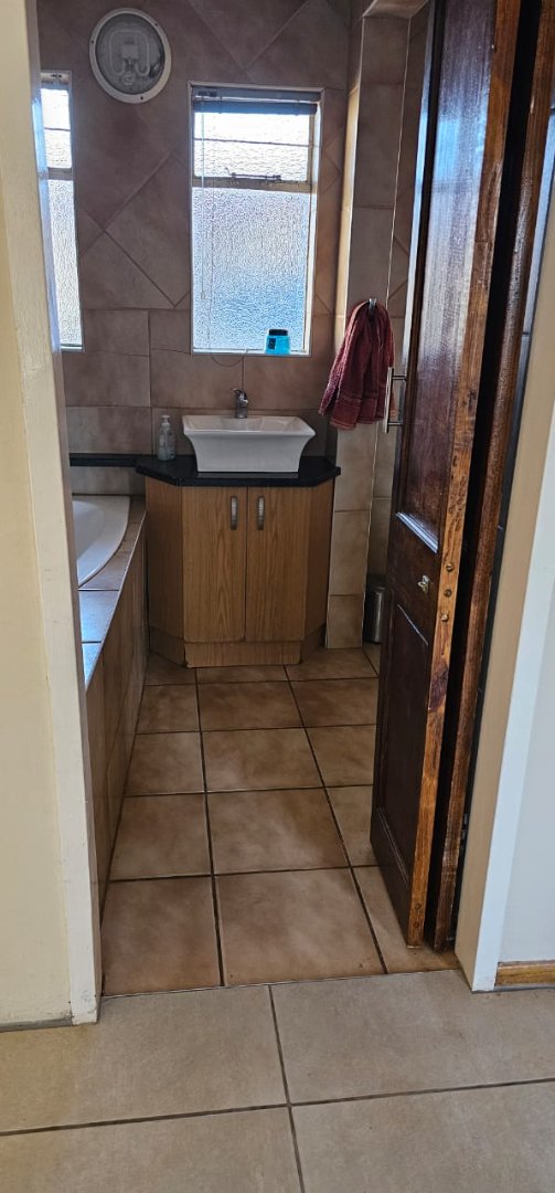 4 Bedroom Property for Sale in Brandwag Free State
